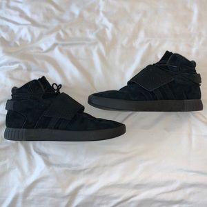 Adidas High-tops with strap